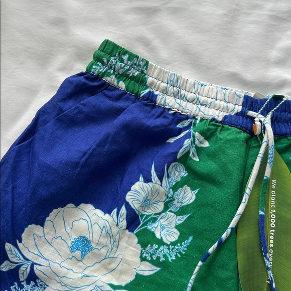 NWT FARM RIO Soft Garden Shorts - Picture 8 of 16